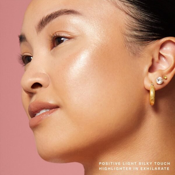 1742192654 by Selena Gomez Positive Light Silky Touch Highlighter Exhilarate.jpg
