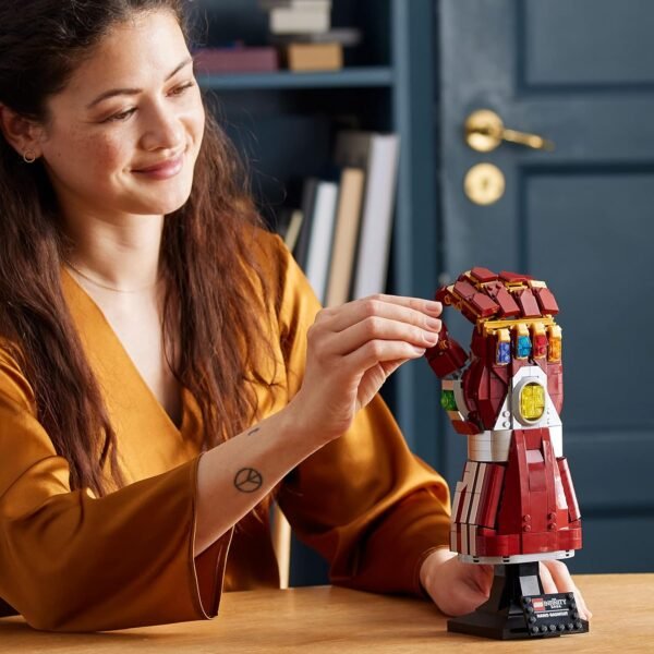 1742228656 LEGO Marvel Nano Gauntlet Iron Man Model with Infinity Stones 76223 Avengers Endgame Film Set Collectable Memorabilia Gift Idea for Adults and Teens.jpg