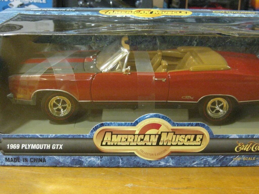 1969 Plymouth GTX Convertible in Red Black Diecast 118.jpg