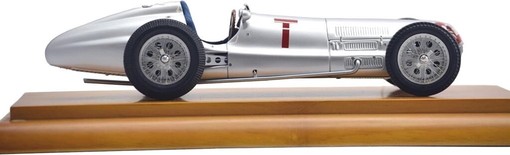 CMC Classic Model Cars Mercedes Benz W154 Grand Prix France 1938 Limited.jpg