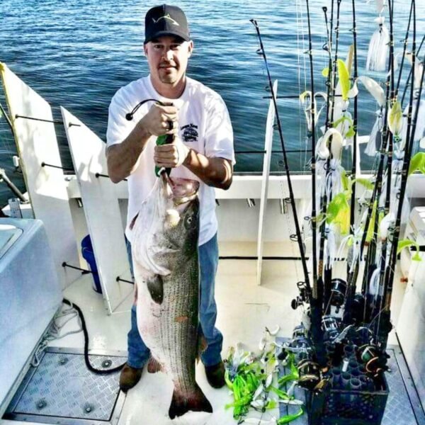 1748931853 LINE CUTTERZ Unique Patented and Safe Floating Lunker Tamer Fish Gripper with Wrist Strap.jpg