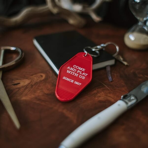 1750447452 Chillkat Vintage Hotel Motel Keychain.jpg