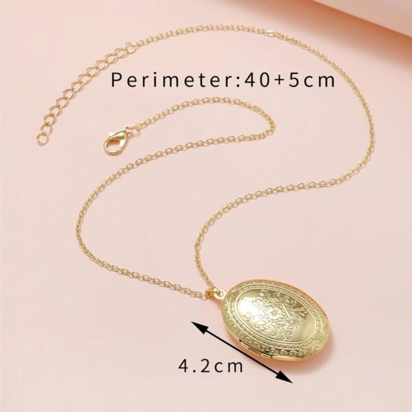 Vintage Engraved Flower Empaistic Photo Locket Hold Picture Oval Round Pendant Necklace Antique Carved Pattern Souvenir Memorial Clavicle Jewelry for Women.jpg
