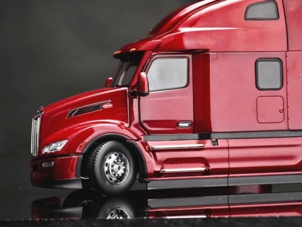 Diecast Masters 132 Scale Peterbilt Model 579 Ultraloft Opening Hood Doors PACCAR Engine Transport Series Legendary Red Cab in Flip Box Model 71091.jpg