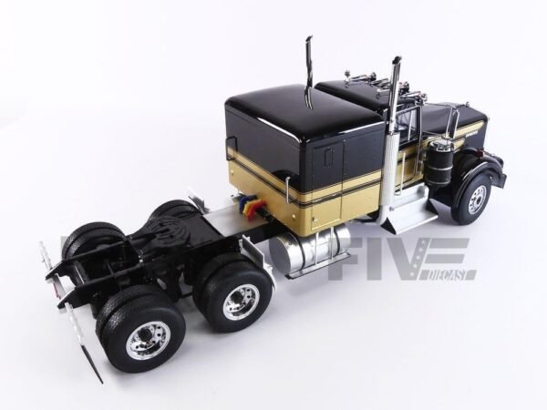 1755753852 ROAD KINGS 118 Kenworth W900 1989 RK180121BK.jpg