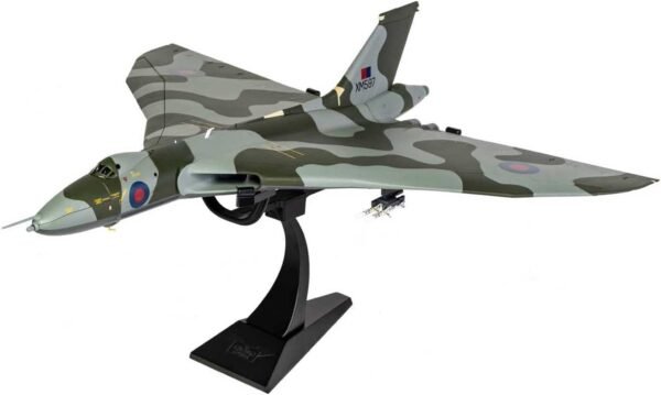 Corgi Diecast Avro Vulcan B2 XM597 Black Buck 6 Falklands War 1982 172 British Military Aircraft Display Model AA27206 Green Gray.jpg